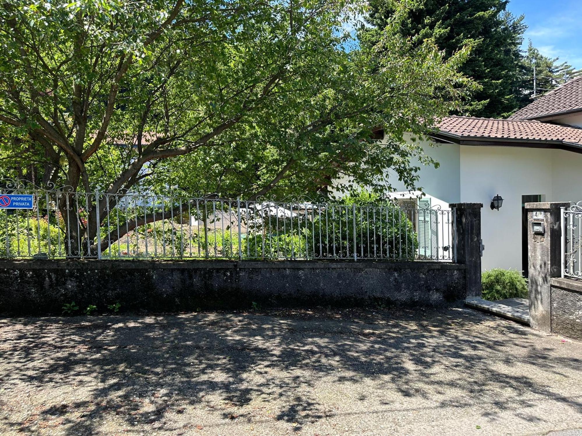 Casa Del Custode: Renovated Flat With Garden In A Villa Near The Lake Stresa Exterior photo